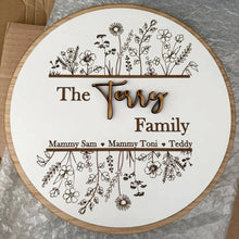 Load image into Gallery viewer, Personalised Family Botanical Oak Sign